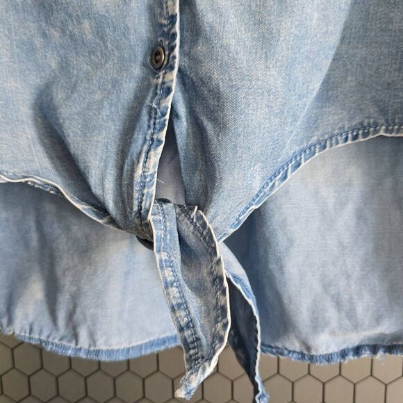 Jane & Delancy Button Up Tie At Waist Blue Short-sleeved Blouse. Size L - Picture 7 of 8